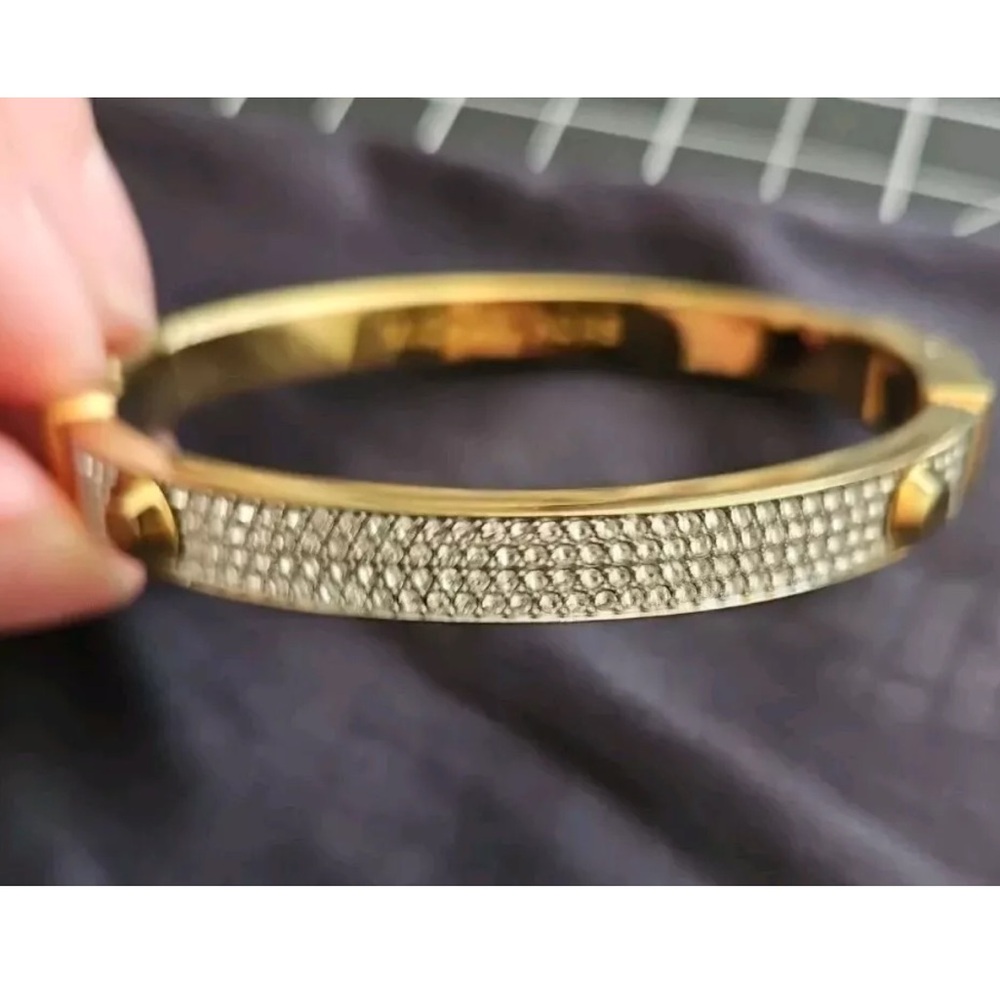 MICHAEL KORS GOLD plated‎  CRYSTAL STUD BANGLE - Picture 2 of 11